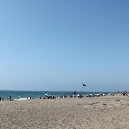 Frente Al Mar Apartment Malaga Bagian luar foto