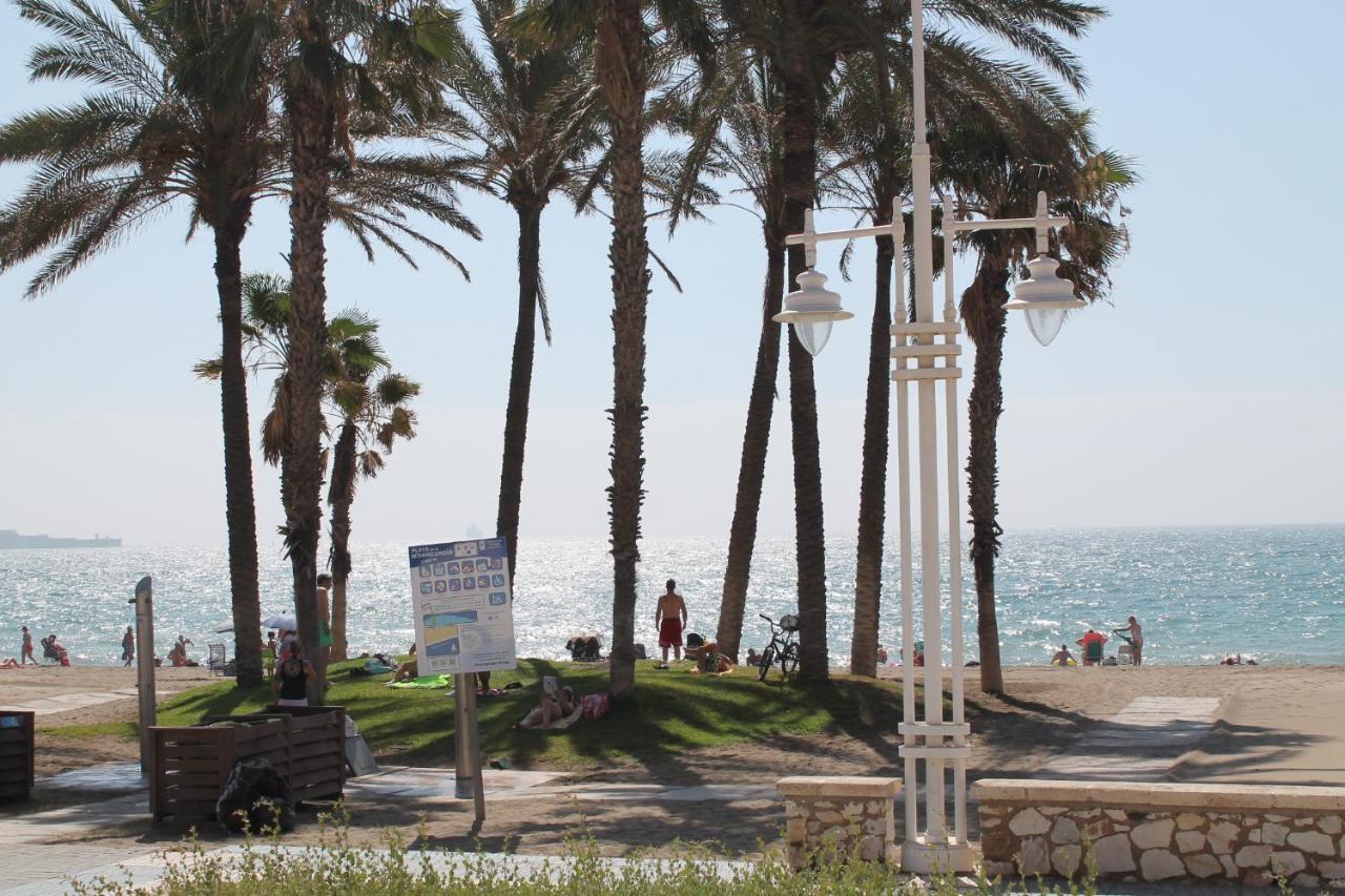 Frente Al Mar Apartment Malaga Bagian luar foto
