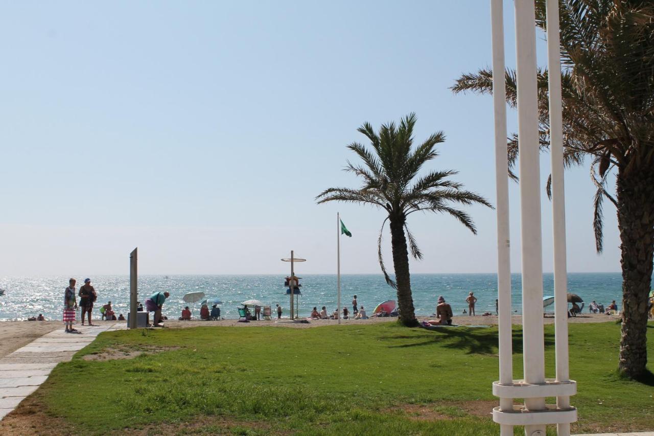 Frente Al Mar Apartment Malaga Bagian luar foto
