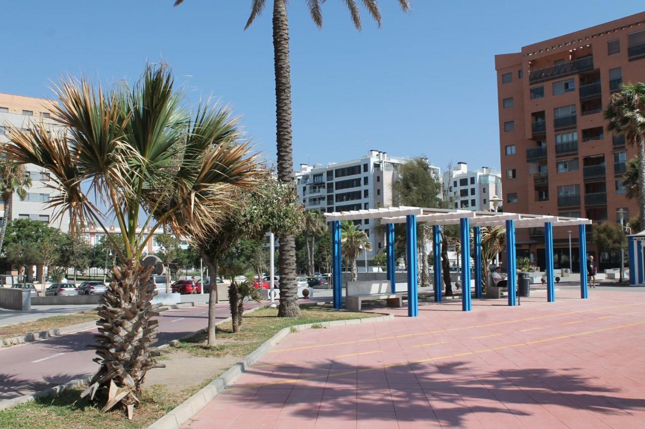 Frente Al Mar Apartment Malaga Bagian luar foto