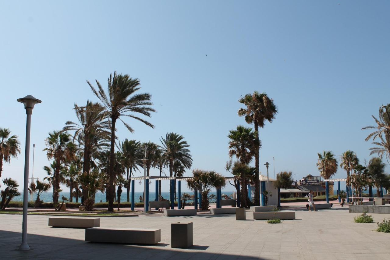 Frente Al Mar Apartment Malaga Bagian luar foto